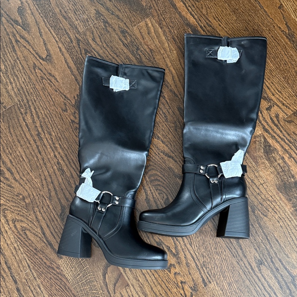 Woman’s 8.5 tall Black Heeled Boots - Picture 2 of 5